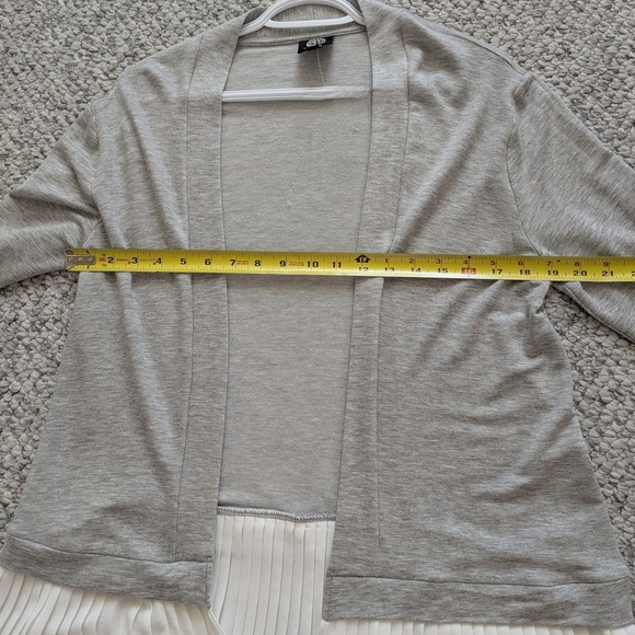 NWOT Long Lightweight Open-Front Cardigan/Jacket/Sweater With White Ruffled Hem - Picture 3 of 10